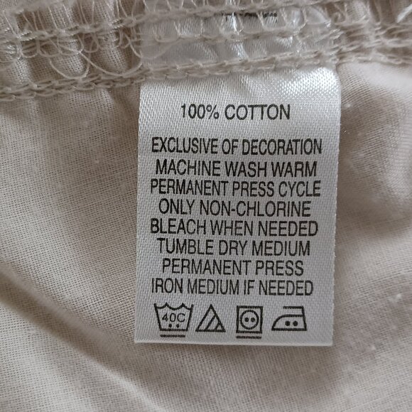 Izod Oatmeal Beige Cotton Low Rise Capri's - Picture 14 of 16